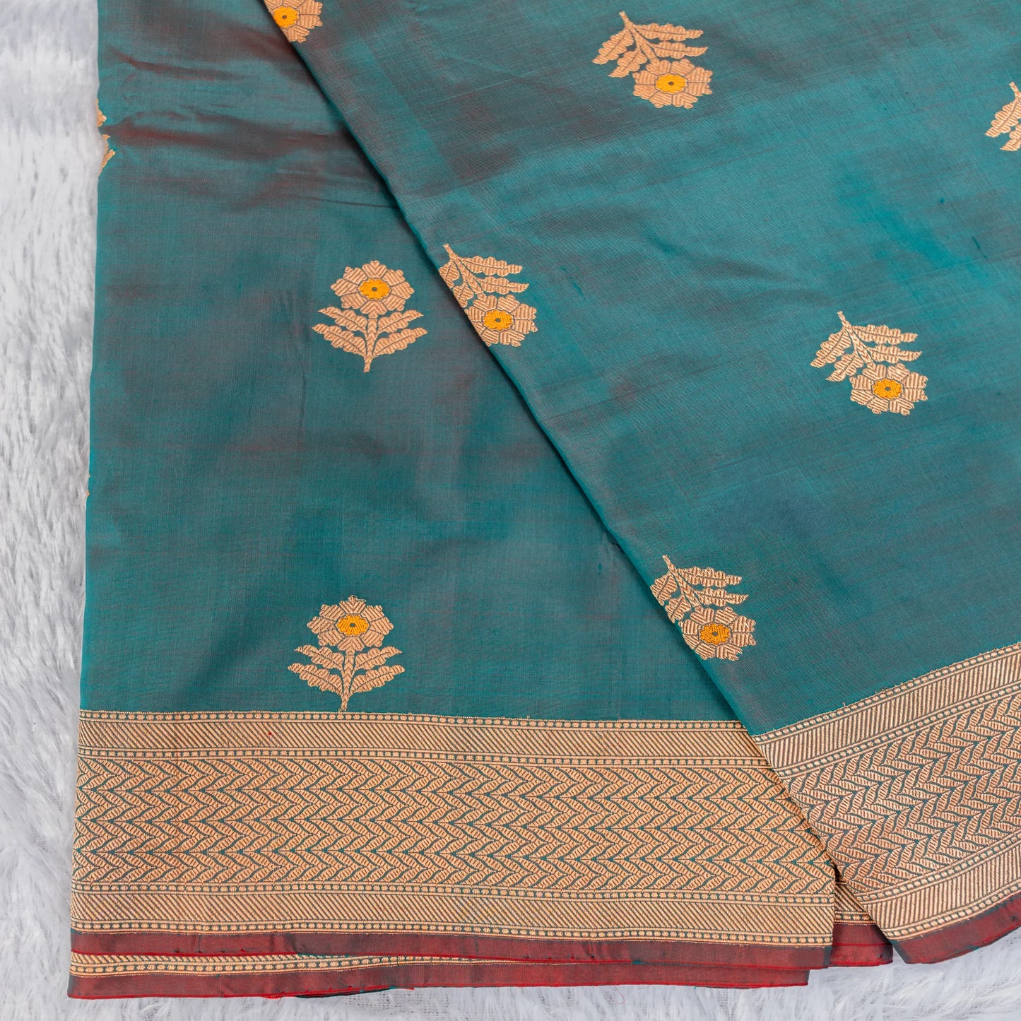 Benarasi Katan Silk Saree in Green | Rumani Dhaage