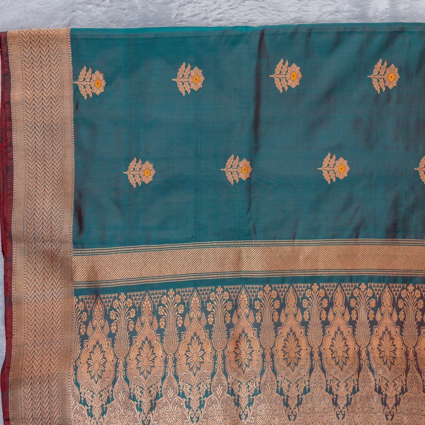 Benarasi Katan Silk Saree in Green | Rumani Dhaage