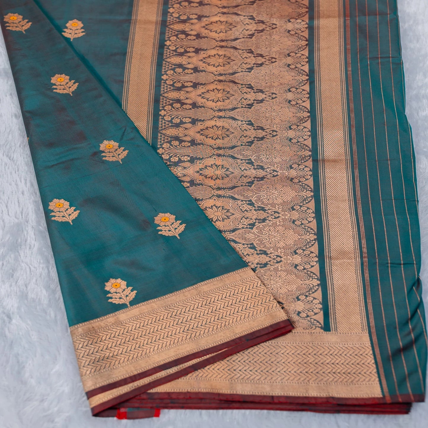 Benarasi Katan Silk Saree in Green | Rumani Dhaage