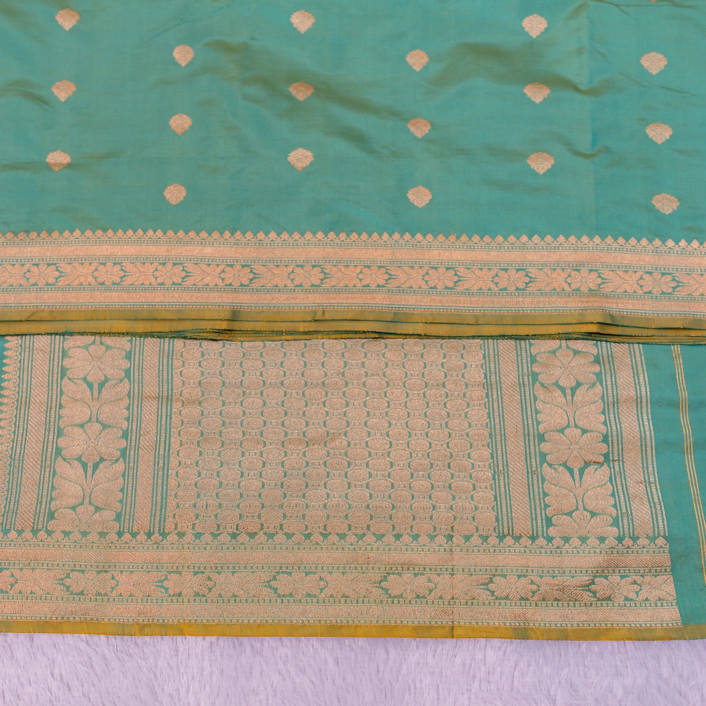 Benarasi Katan Silk Saree in Light Green (Pista) | Rumani Dhaage